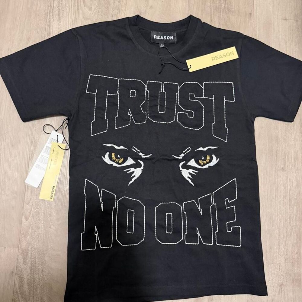 Reason Men's Black and Grey T-shirt